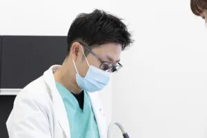 精細な検査で口内の状態を把握し、治療計画を立てる
